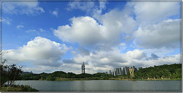 金州云漫觀山湖，夏韻清涼入畫圖